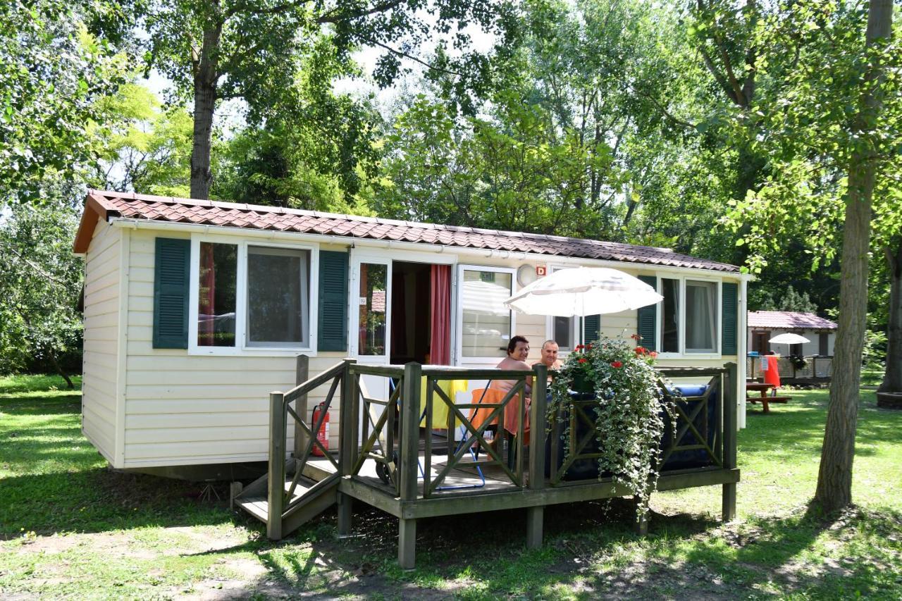 Hotel Balatontourist Berény Naturist Camping Balatonberény Esterno foto
