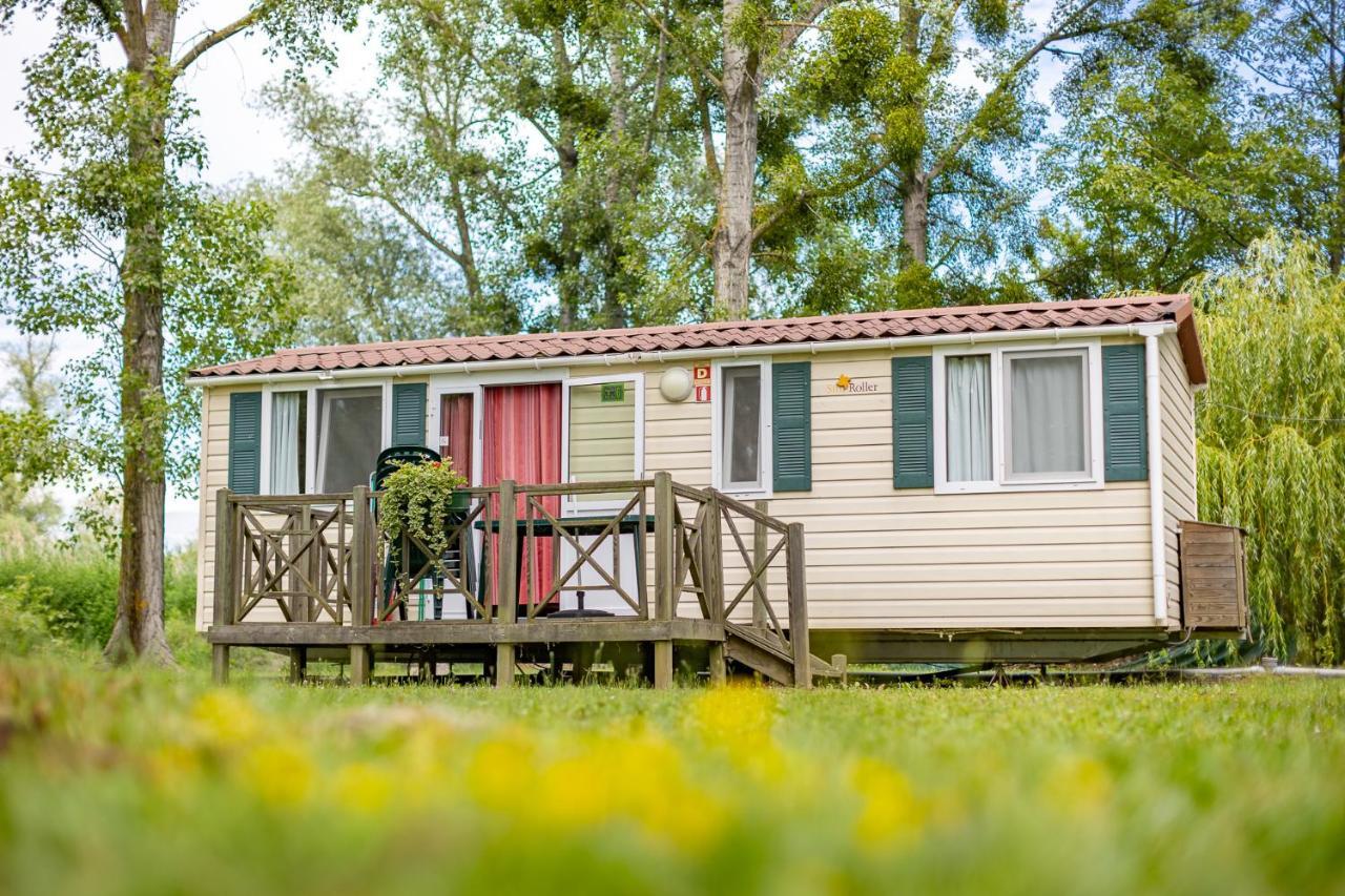 Hotel Balatontourist Berény Naturist Camping Balatonberény Esterno foto